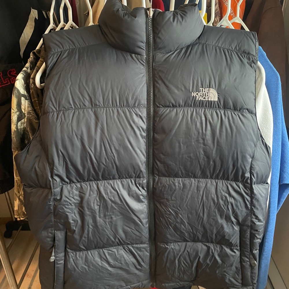 The North Face Men's navy blue Puffer Vest 550